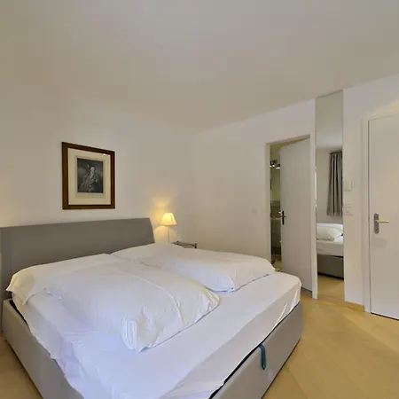 Apartment Chesa Ladina - *